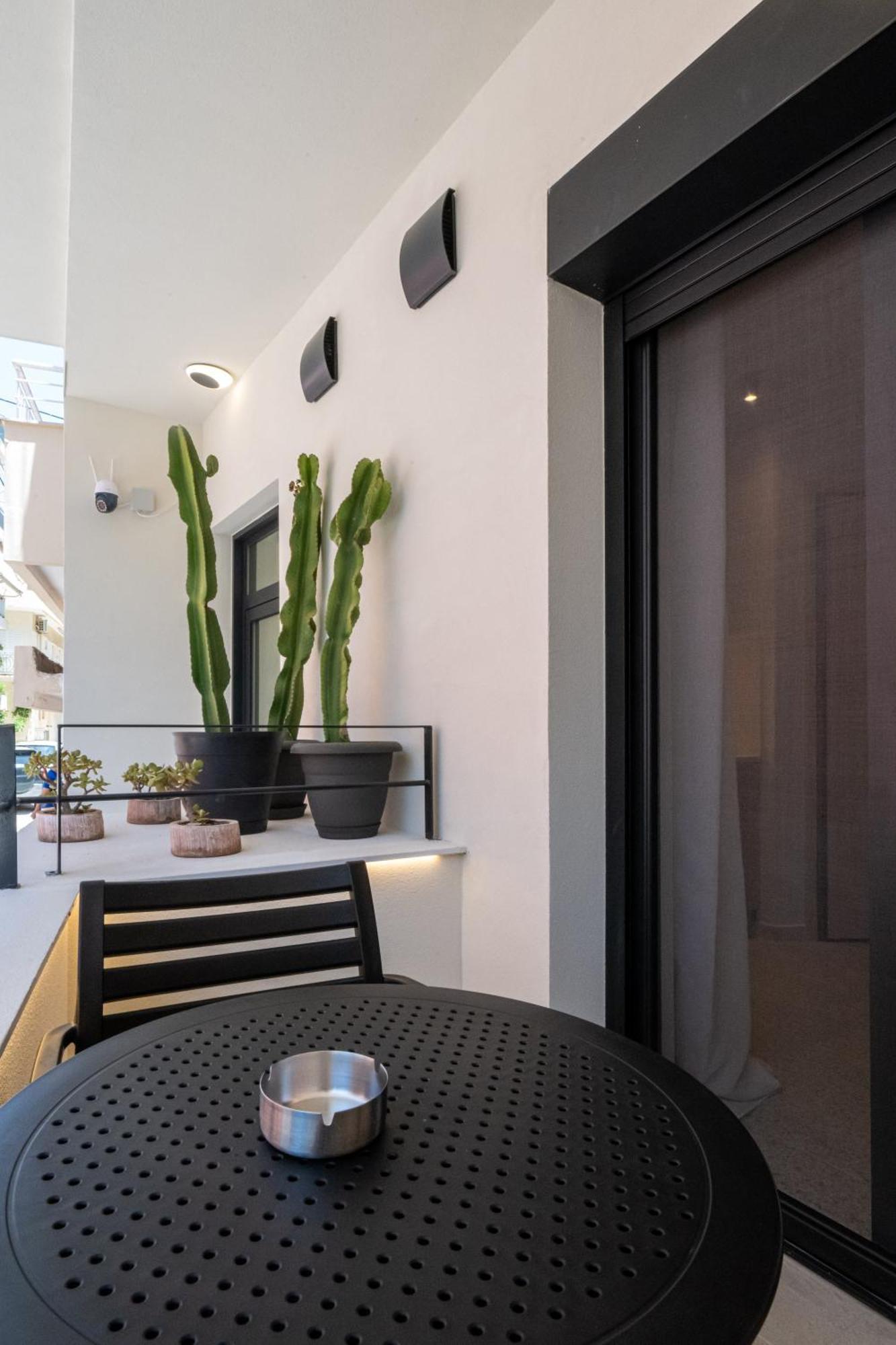 Asklipiou Cube - Kalamata Mediterranean Suites Eksteriør billede